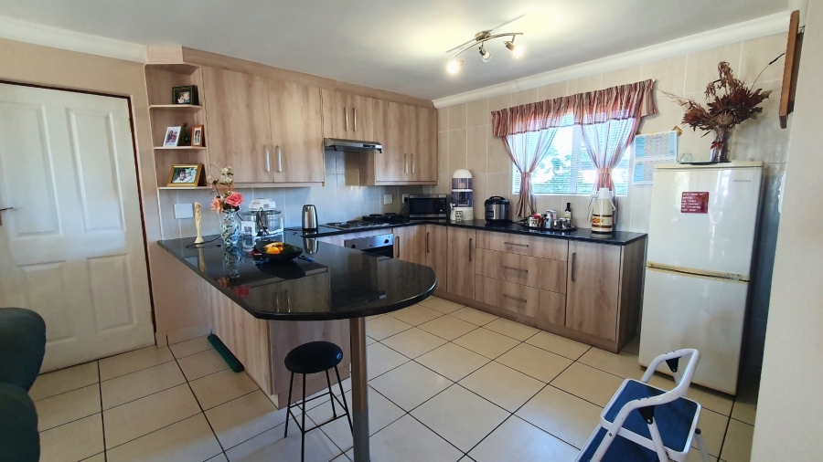 3 Bedroom Property for Sale in Heiderand Western Cape